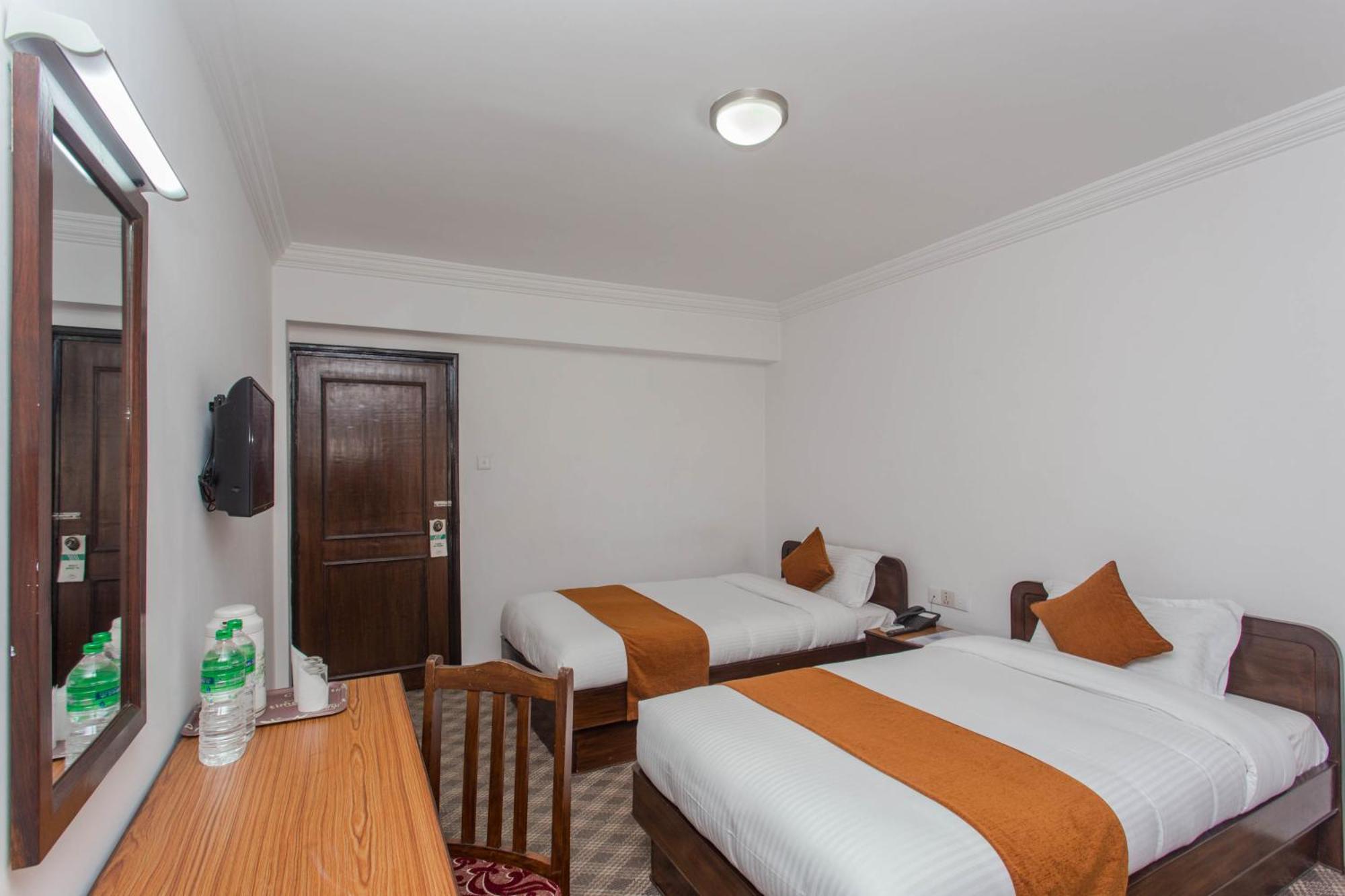 Fuji Hotel Katmandou Extérieur photo